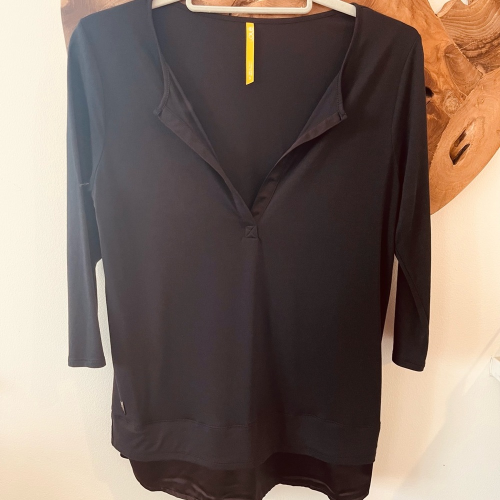 Like new Lole shirt size S